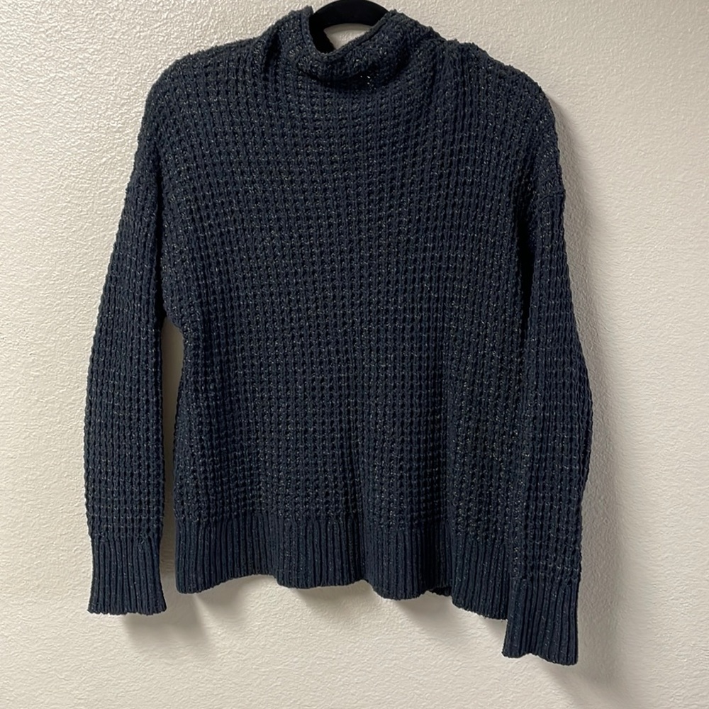 American Eagle blue knitted sweater